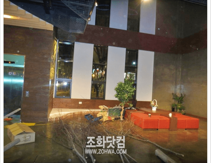 대구 캐스케이드 레스토랑 — 벽돌 기둥이 있는 홀 전경